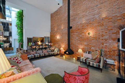 undefined, Leo Yard, Islington, Clerkenwell, London, EC1V