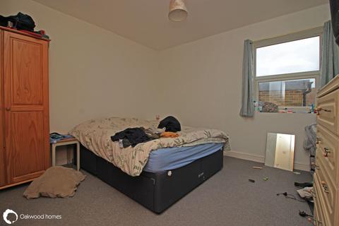 2 bedroom flat for sale, Westcliff Road, Westbrook, Kent, CT9