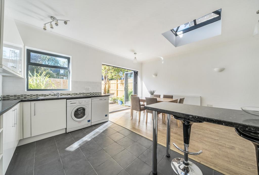 1344490-15-68b021...