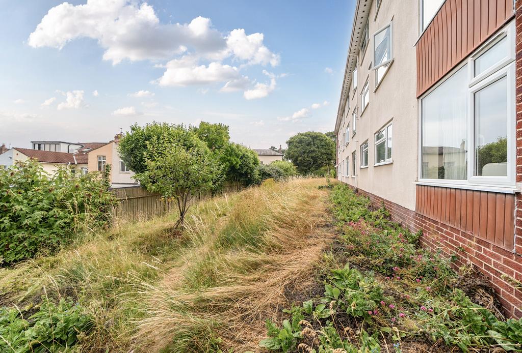 1329303 10 688105...