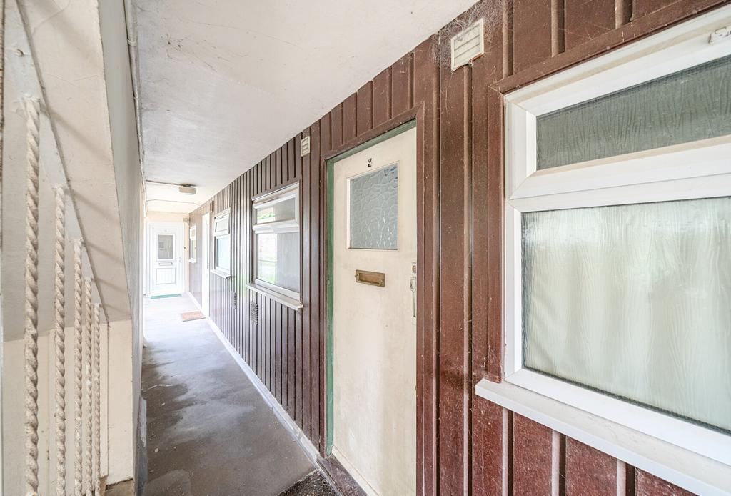 1329303 13 688105...