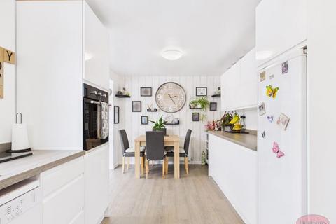 3 bedroom semi-detached house for sale, Blackberry Lane, Christchurch