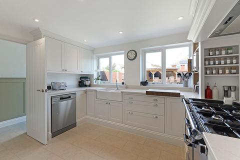 28 Fellmead, East Peckham, Tonbridge, TN12 5EQ