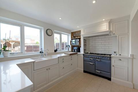 28 Fellmead, East Peckham, Tonbridge, TN12 5EQ