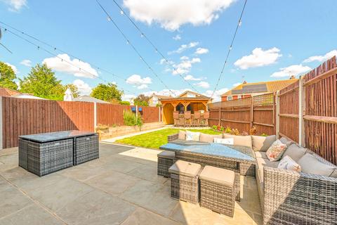 28 Fellmead, East Peckham, Tonbridge, TN12 5EQ