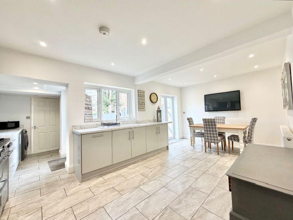 Kitchen diner