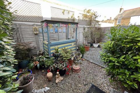 3 bedroom end of terrace house for sale, North Deal