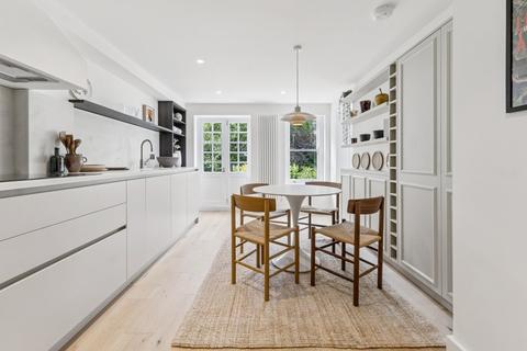 3 bedroom flat for sale, Evelyn Gardens, South Kensington, London