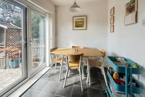 3 Benedict Close, Salford, M7 2GB