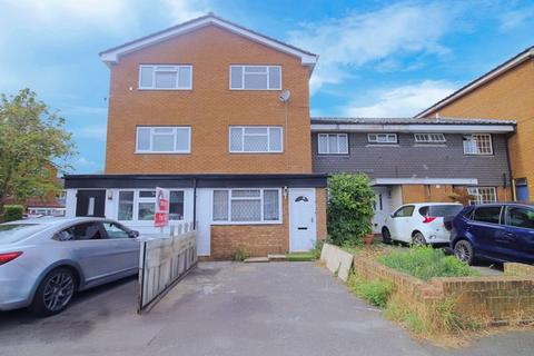 undefined, Bannister Close, Greenford