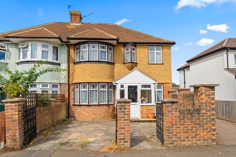 4 bedroom semi-detached house for sale, St. Philips Avenue, Worcester Park