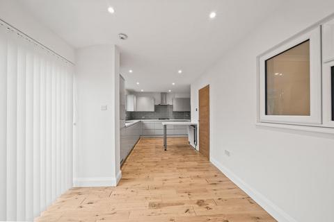 4 bedroom semi-detached house for sale, St. Philips Avenue, Worcester Park