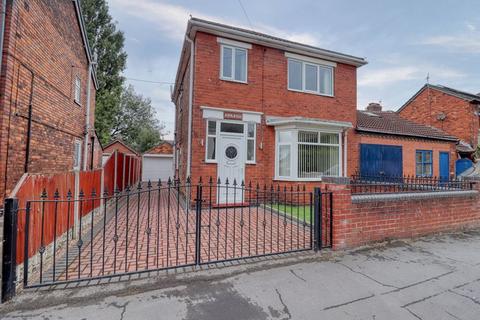 3 bedroom detached house for sale, Redbourn Way, Scunthorpe