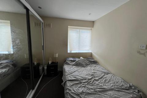 3 bedroom maisonette for sale, Victoria Road, London N15