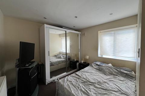 3 bedroom maisonette for sale, Victoria Road, London N15