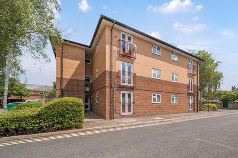 Leon Close, Oxford