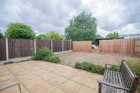 undefined, 6 BEDROOM H.M.O (or Family Home) on Darrell Close, Chelmsford