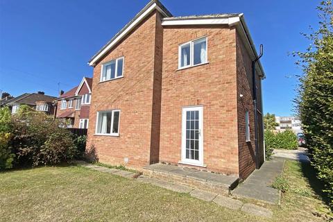 undefined, 6 BEDROOM H.M.O (or Family Home) on Darrell Close, Chelmsford