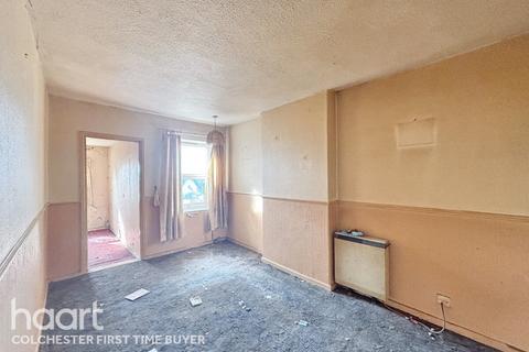 3 bedroom semi-detached house for sale, Harwich Road, Colchester