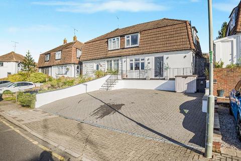 5 Shelley Close, Orpington, BR6 9QX