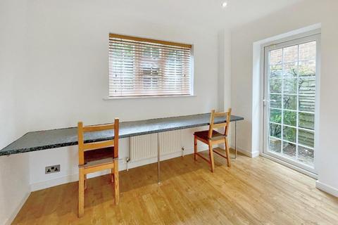 13 Barnfield Road, South Croydon, CR2 0EZ