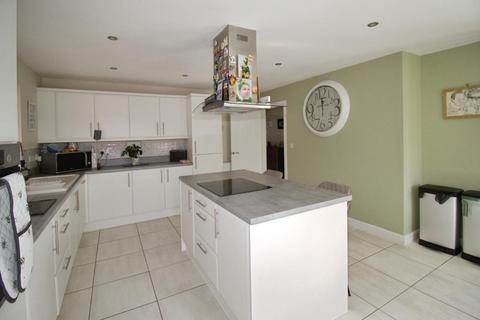 4 bedroom detached house for sale, Willow Court, Cowbit, PE12 6GF