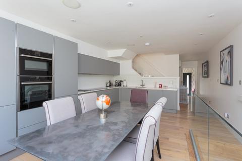 4 bedroom terraced house to rent, Dublin Street Lane South, Edinburgh, EH1