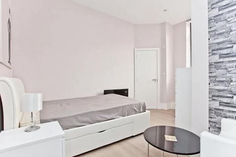 1 bedroom flat to rent, Lithos Road, London NW3