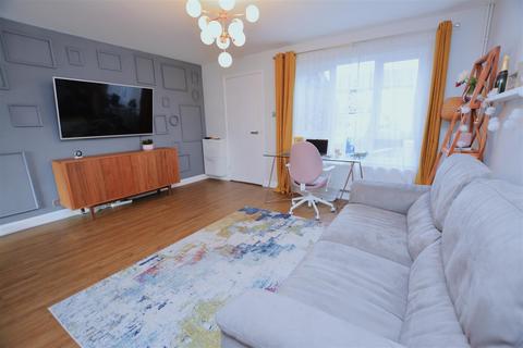 undefined, Sutherland Drive, Colliers Wood SW19