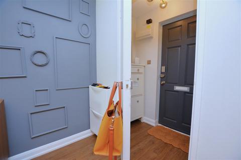 18 Sutherland Drive, London, SW19 2UJ