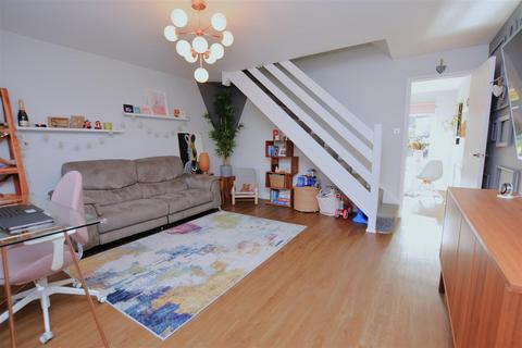 18 Sutherland Drive, London, SW19 2UJ