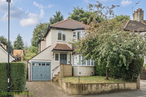 7 The Vale, Coulsdon, CR5 2AU