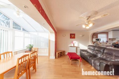 undefined, Roodegate, Basildon