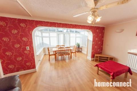 undefined, Roodegate, Basildon