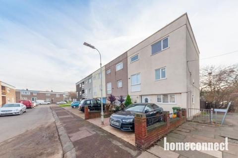 undefined, Roodegate, Basildon, SS14