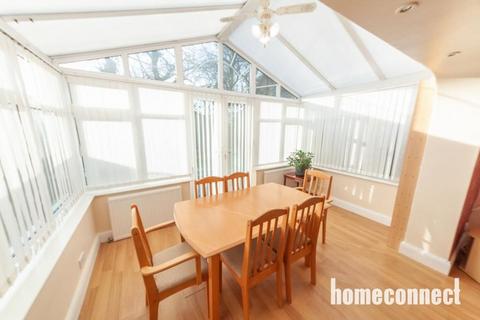undefined, Roodegate, Basildon, SS14