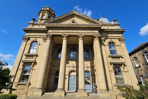 undefined, High Street Flat 8, Heckmondwike