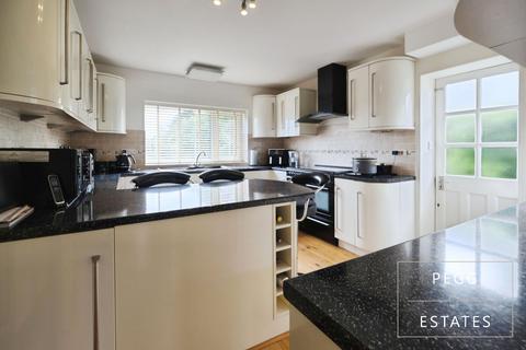 4 bedroom detached house for sale, Marldon Road, Torquay