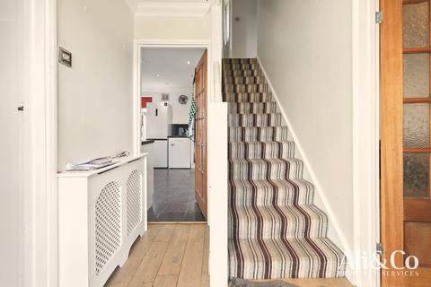 25 Bradshawe Road, Grays, RM16 2EA