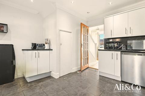 25 Bradshawe Road, Grays, RM16 2EA