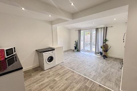 4 bedroom house to rent, Nottingham NG11