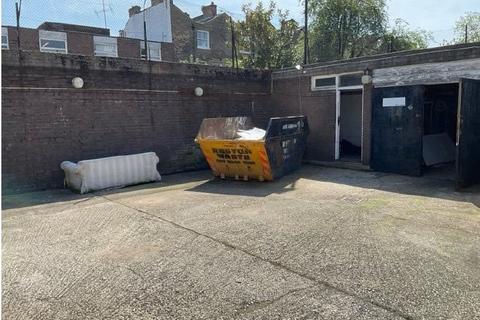 Mixed use to rent, 23 Teversham Lane London SW8 2DJ