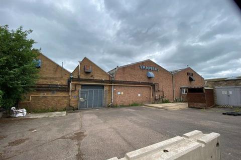 Factory to rent, Weavers Ln Sudbury CO10 1BB