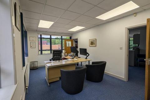 Office to rent, Walnut Tree Clos Guildford GU1 4UX