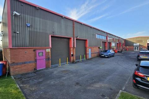 Warehouse to rent, Russell Rd Southport PR9 7SA