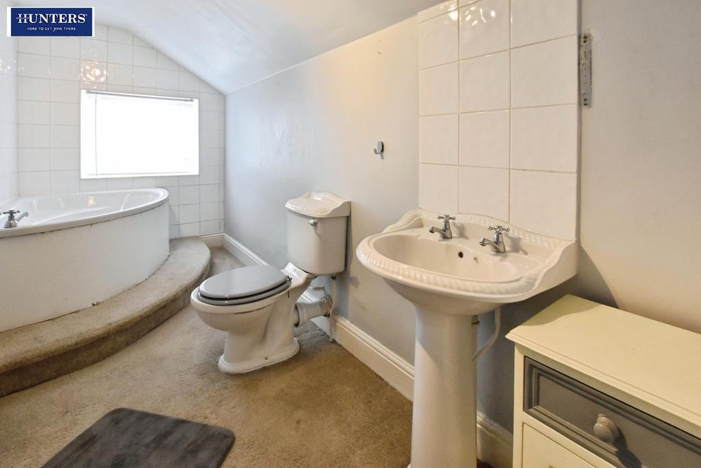 Bedroom 1 en-suite Bathroom