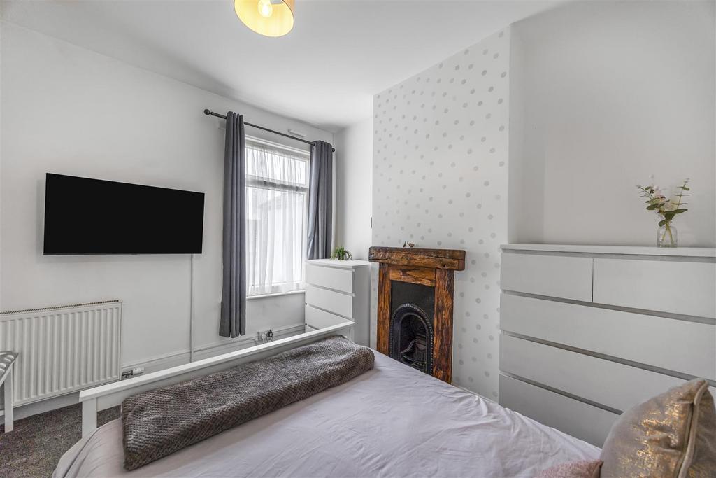 Bedroom 2.jpg