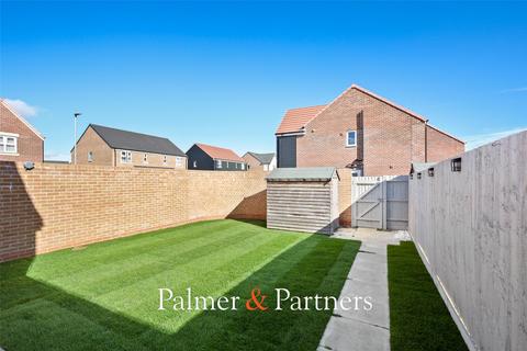 3 bedroom detached house for sale, Shingle Way, Clacton-on-Sea, Essex, CO16