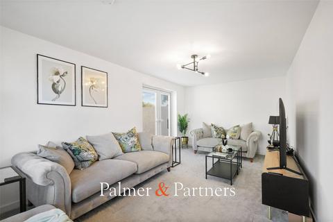 3 bedroom detached house for sale, Shingle Way, Clacton-on-Sea, Essex, CO16