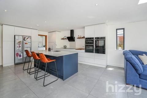 8 Ladbrook Close, Elmsett, Ipswich, IP7 6LD